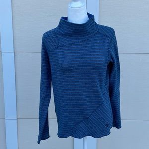 Mountain Hardwear sweater